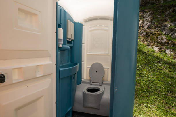 Best Deluxe Portable Toilet Rental  in Eastern Goleta Valley, CA